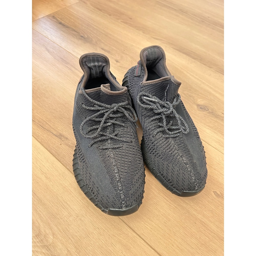 Adidas Yeezy Boost 350 V2 Black Non-
Reflective Mens Sneakers Size 12